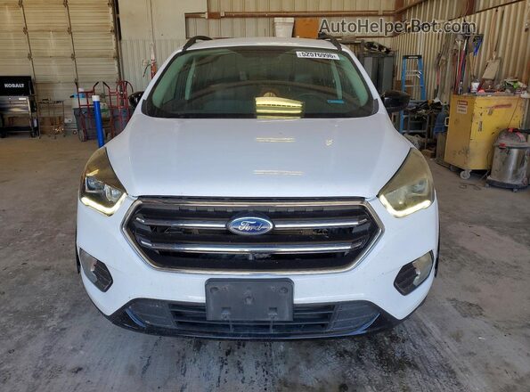 1FMCU0GD8JUD50296 2018 FORD ESCAPE Белый Вид спереди