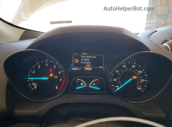 1FMCU0GD8JUD50296 2018 FORD ESCAPE Белый Вид щитка приборов