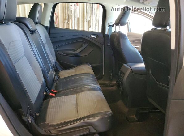 1FMCU0GD8JUD50296 2018 FORD ESCAPE Белый Вид задней части салона