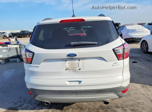 1FMCU0GD8JUD58835 2018 FORD ESCAPE White უკანა ხედი