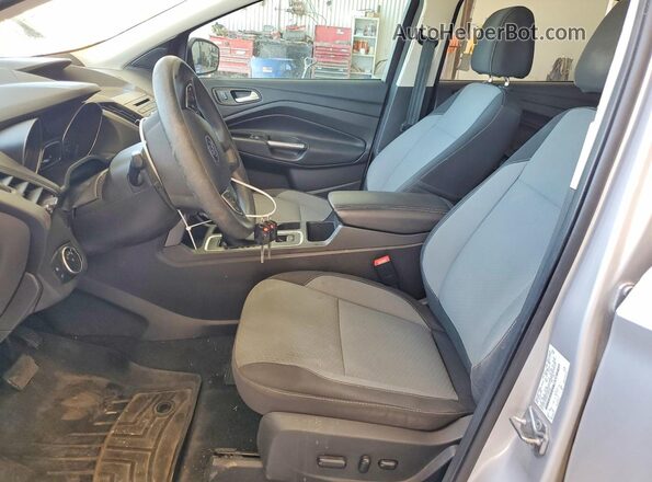 1FMCU0GD9HUA80392 2017 FORD ESCAPE Silver Front interior view