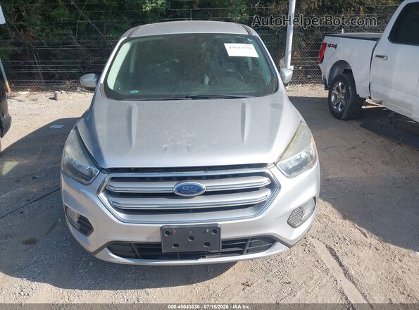 1FMCU0GD9HUB00401 2017 FORD ESCAPE Silver Front view