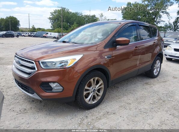 1FMCU0GD9HUB06425 2017 FORD ESCAPE Orange Przód lewy