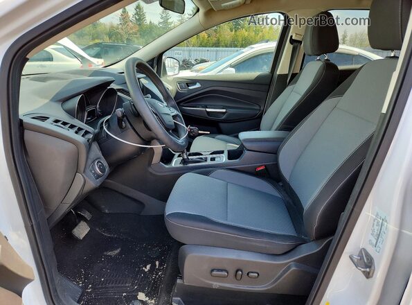 1FMCU0GD9HUC90944 2017 FORD ESCAPE White Front interior view
