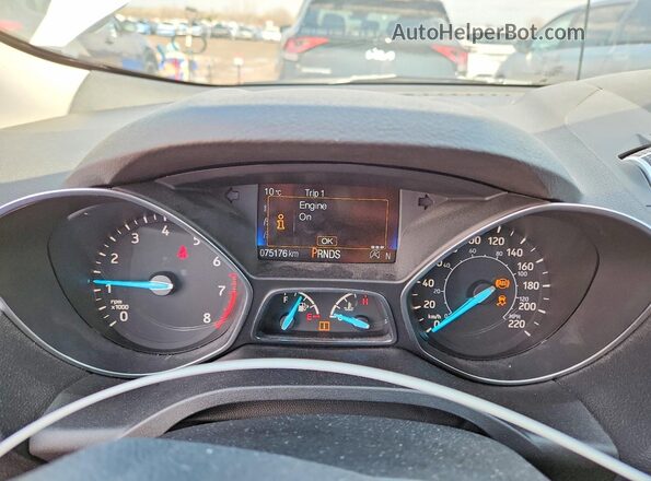 1FMCU0GD9HUC90944 2017 FORD ESCAPE White Instrument cluster view