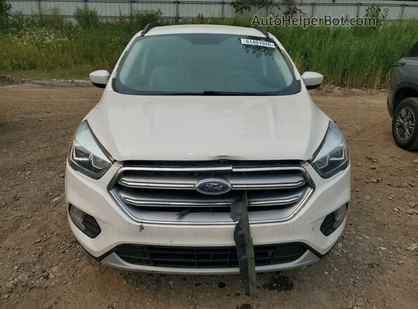1FMCU0GD9HUE92215 2017 FORD ESCAPE White Вид спереду