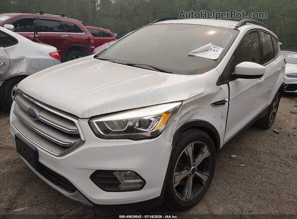 1FMCU0GD9HUF04430 2017 FORD ESCAPE White Вид спереду
