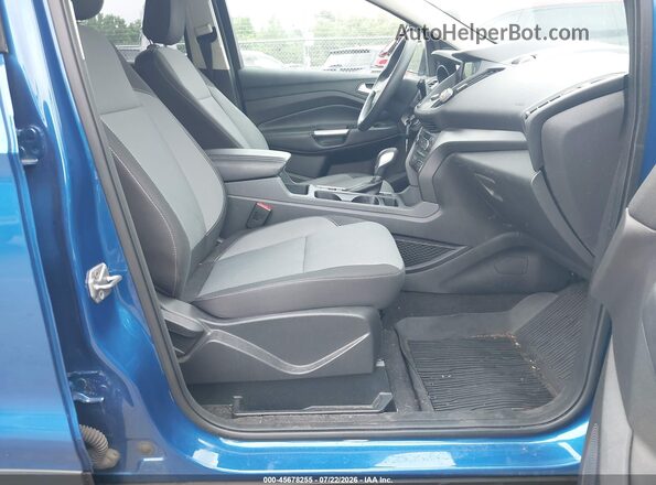 1FMCU0GD9JUA08937 2018 FORD ESCAPE Blue Widok wnętrza z przodu