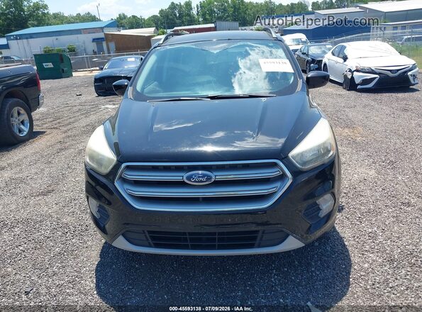 1FMCU0GD9JUA11188 2018 FORD ESCAPE Черный Вид щитка приборов