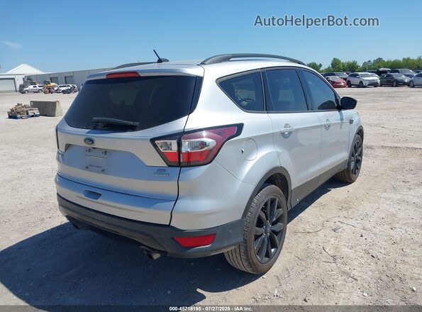 1FMCU0GD9JUA54591 2018 FORD ESCAPE Красный Задняя правая четверть