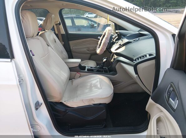 1FMCU0GD9JUB15549 2018 FORD ESCAPE White Widok wnętrza z przodu