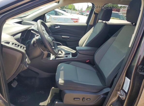 1FMCU0GDXHUB28627 2017 FORD ESCAPE Gray Front interior view