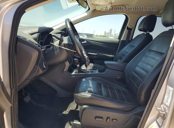 1FMCU0GDXHUB90271 2017 FORD ESCAPE Silver Вид салону спереду