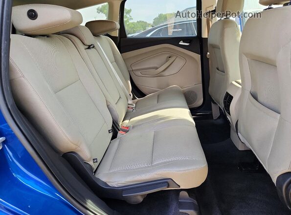 1FMCU0GDXHUB96894 2017 FORD ESCAPE Blue Widok wnętrza z tyłu