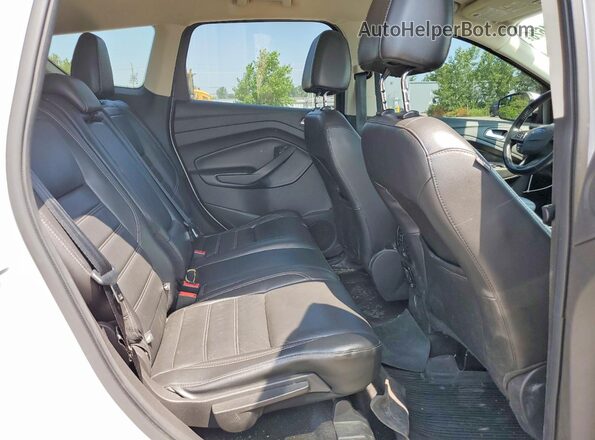 1FMCU0GDXHUD30772 2017 FORD ESCAPE White Vista interior trasera