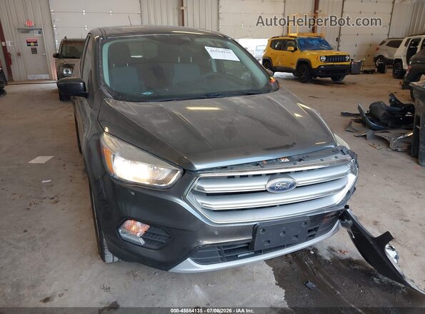1FMCU0GDXHUD37396 2017 FORD ESCAPE Gray Widok z przodu