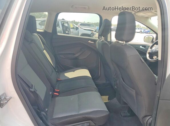 1FMCU0GDXJUB12157 2018 FORD ESCAPE Белый Вид задней части салона