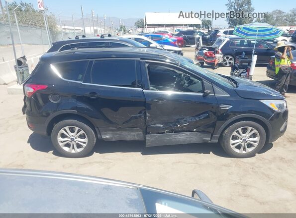 1FMCU0GDXJUB44638 2018 FORD ESCAPE Черный Вид задней части салона