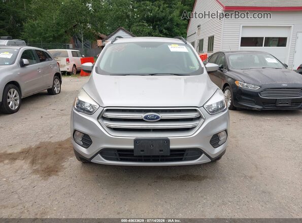 1FMCU0GDXJUB59530 2018 FORD ESCAPE Silver ხელსაწყოთა პანელის ხედი