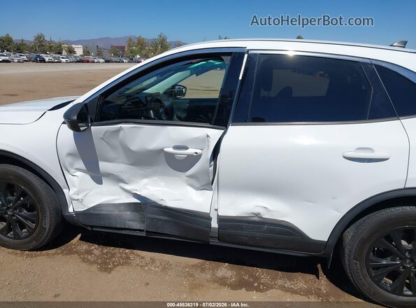 1FMCU0GN3RUA61301 2024 FORD ESCAPE White Widok z przodu