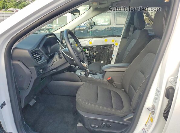 1FMCU0GN6RUB44415 2024 FORD ESCAPE White Вид салону спереду