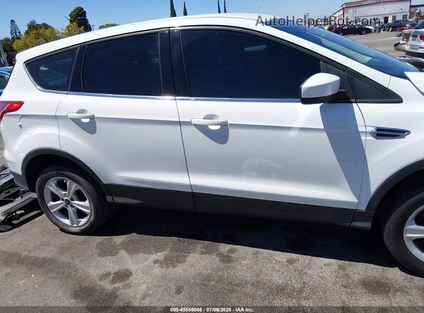 1FMCU0GX2GUC30464 2016 FORD ESCAPE White Вид задньої частини салону