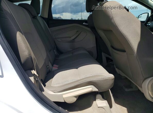 1FMCU0GX4GUA32906 2016 FORD ESCAPE White Widok wnętrza z tyłu