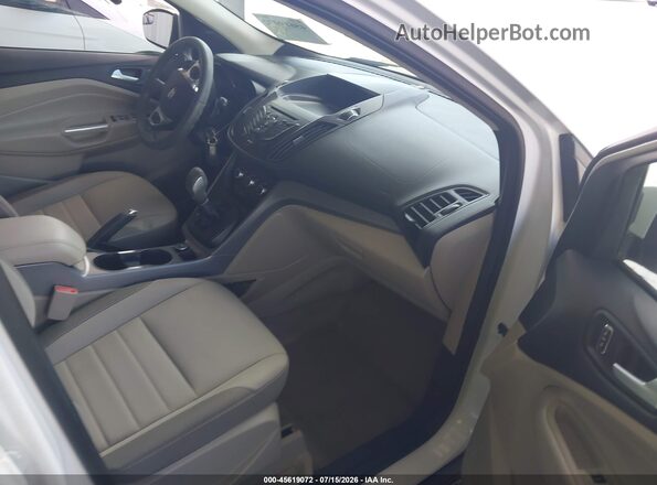 1FMCU0GX6GUA17985 2016 FORD ESCAPE Белый Вид салона спереди