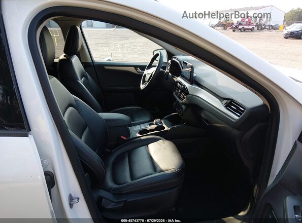 1FMCU0H64LUC24357 2020 FORD ESCAPE Белый Вид салона спереди