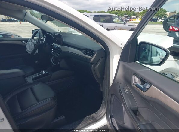 1FMCU0H6XNUB36870 2022 FORD ESCAPE White Front interior view