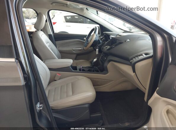 1FMCU0HD0JUB66971 2018 FORD ESCAPE Gray Front interior view
