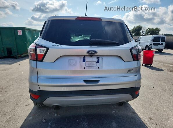 1FMCU0HD2JUA07255 2018 FORD ESCAPE Silver Vista trasera