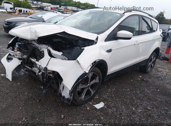 1FMCU0HD3JUB04402 2018 FORD ESCAPE White წინა მარცხენა ხედი სამი მეოთხედიდან