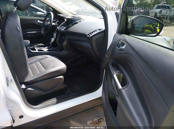 1FMCU0HD3JUD03157 2018 FORD ESCAPE White Front interior view
