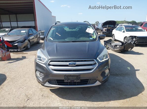 1FMCU0HD4JUC56446 2018 FORD ESCAPE Серый Вид щитка приборов