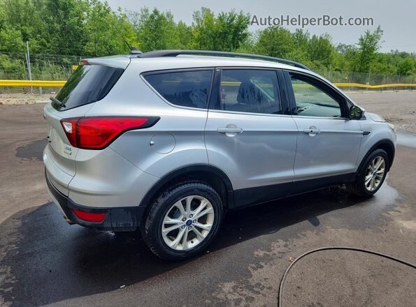 1FMCU0HD5KUB51657 2019 FORD ESCAPE Серебряный Задняя правая четверть