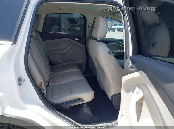 1FMCU0HD6JUB72645 2018 FORD ESCAPE White Widok naklejki z numerem VIN