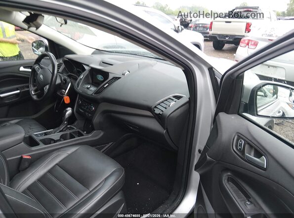 1FMCU0HD6JUD01855 2018 FORD ESCAPE Silver Vista interior delantera