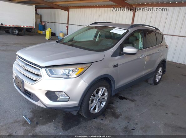 1FMCU0HD9JUC36161 2018 FORD ESCAPE Silver წინა მარცხენა ხედი სამი მეოთხედიდან