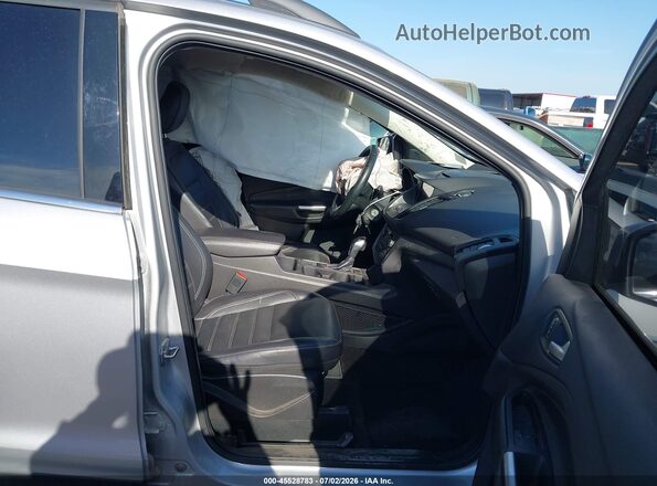 1FMCU0HD9JUD20402 2018 FORD ESCAPE Silver Front interior view