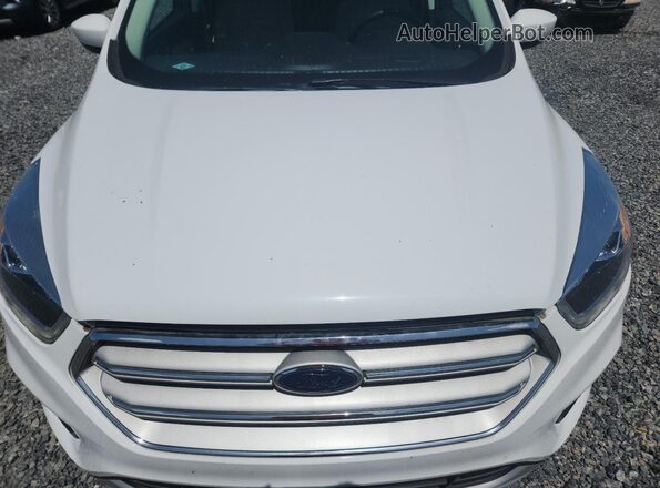 1FMCU0HD9JUD34381 2018 FORD ESCAPE White Engine compartment view