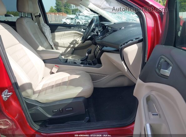 1FMCU0J91HUE01572 2017 FORD ESCAPE Red Вид салону спереду