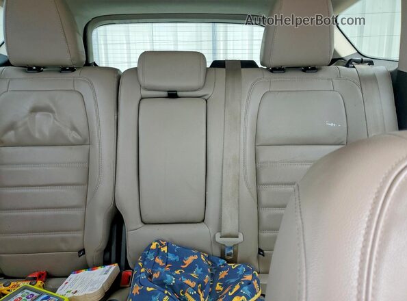 1FMCU0J94HUB00536 2017 FORD ESCAPE Красный Вид задних сидений