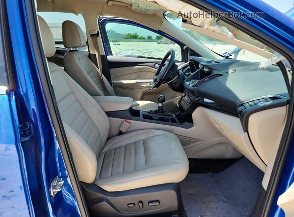 1FMCU0J94HUE94247 2017 FORD ESCAPE Blue წინა სალონის ხედი