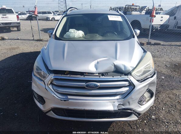 1FMCU0J96HUB30928 2017 FORD ESCAPE Silver Front view