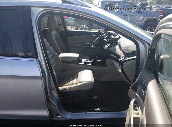 1FMCU0J96HUB30928 2017 FORD ESCAPE Silver Front interior view