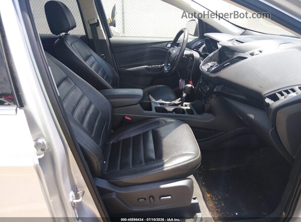 1FMCU0J96HUB87971 2017 FORD ESCAPE Silver Սալոնի դիմացի տեսք
