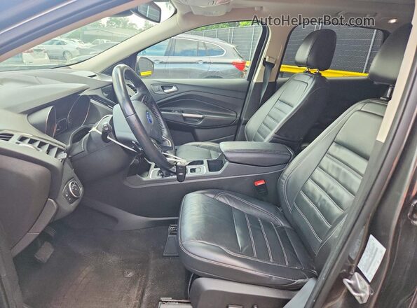1FMCU0J97HUD90643 2017 FORD ESCAPE Black Widok wnętrza z przodu