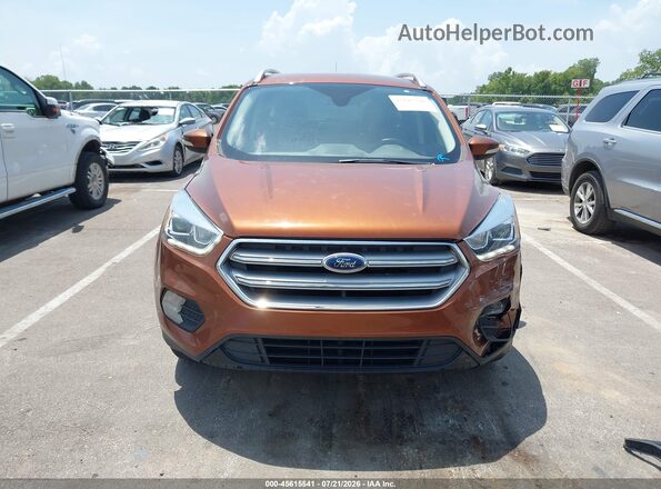 1FMCU0J97HUE42840 2017 FORD ESCAPE Orange Widok zestawu wskaźników