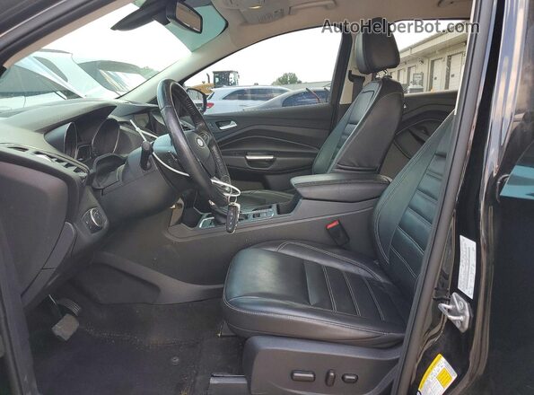 1FMCU0J98HUD37692 2017 FORD ESCAPE Черный Вид салона спереди